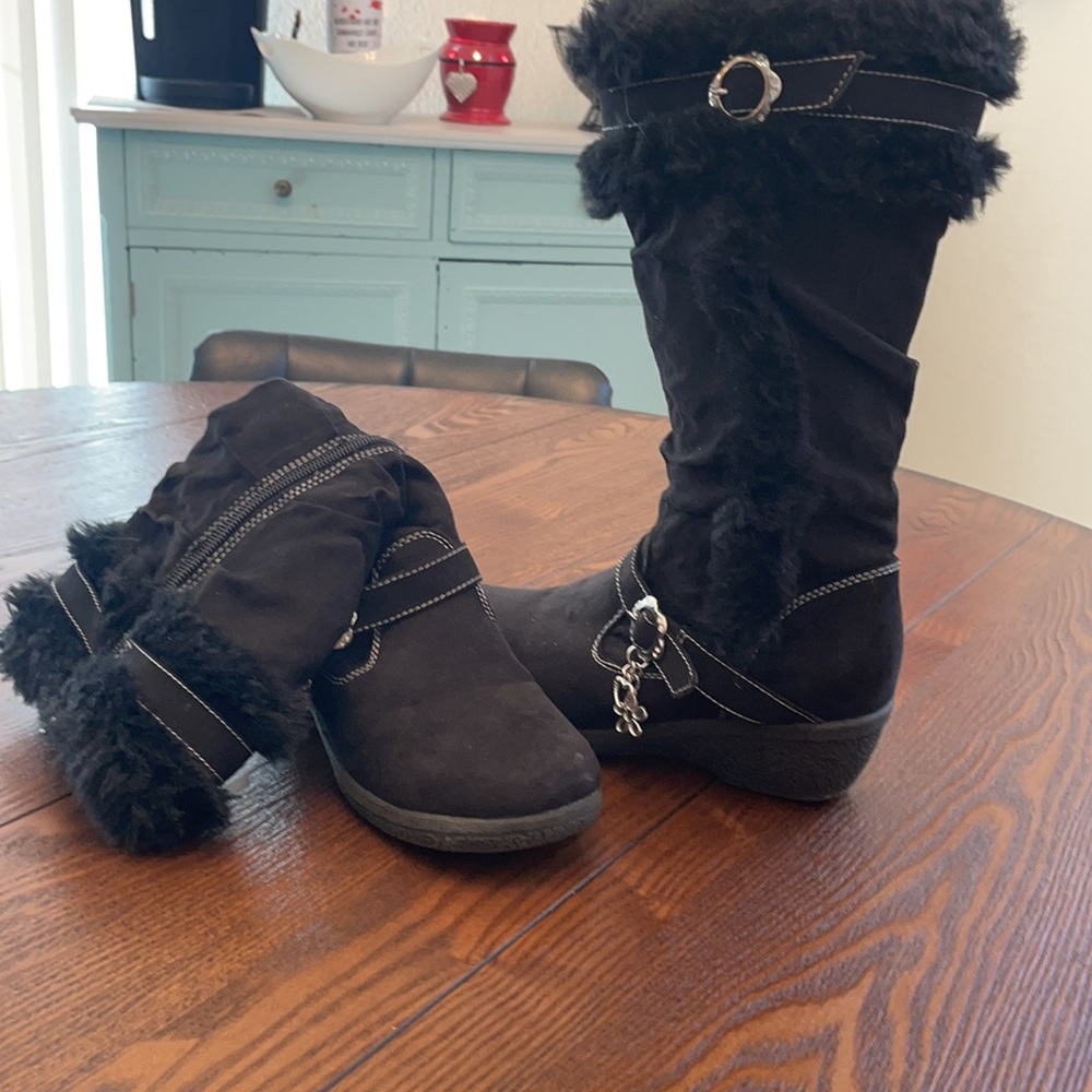Cute black Unlisted boots!